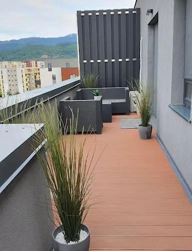 Cozy Flat With Terrace And Free Garage Parking ブラショフ