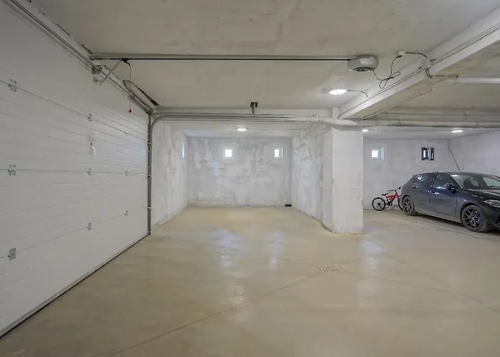 アパート Cozy Flat With Terrace And Free Garage Parking